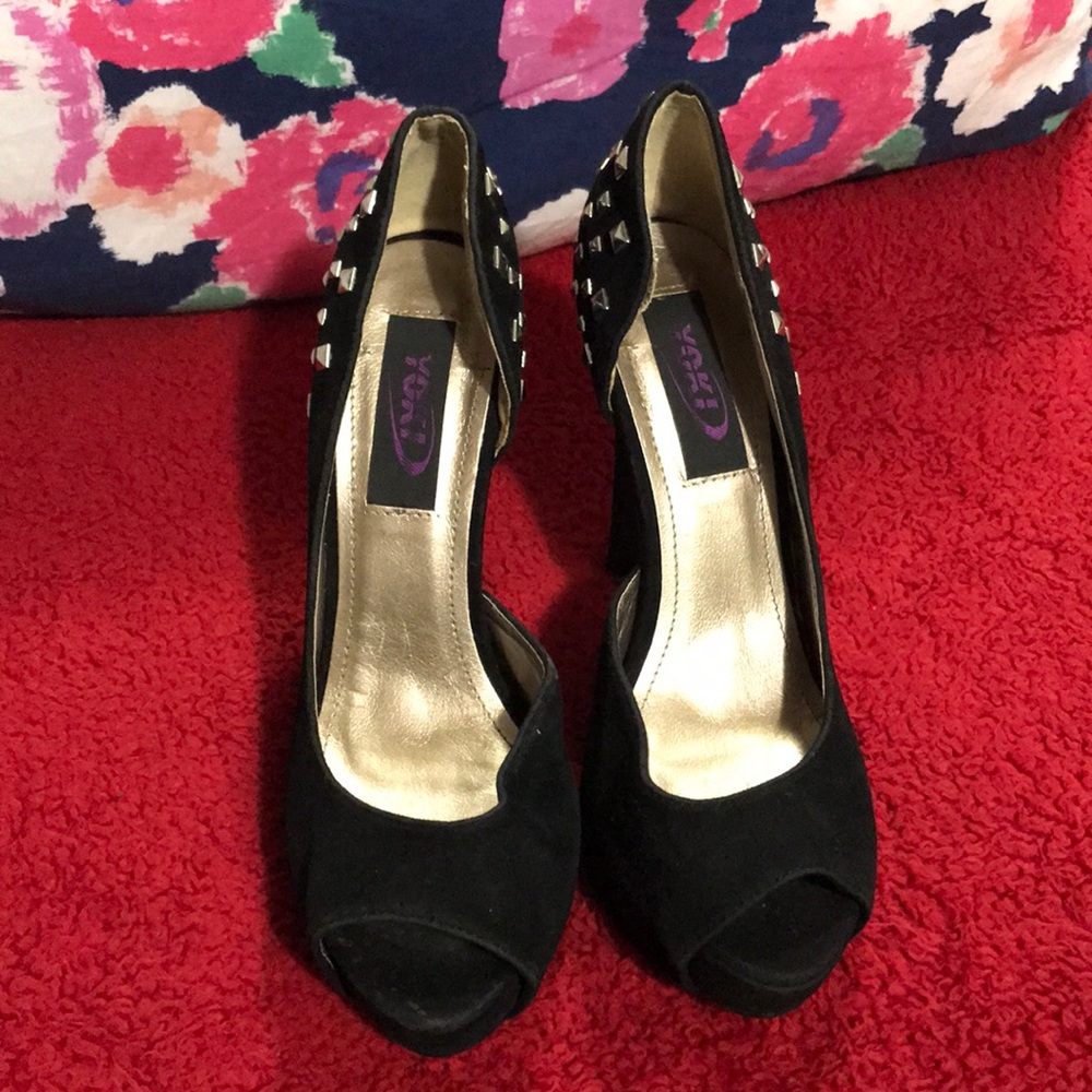 Black heels